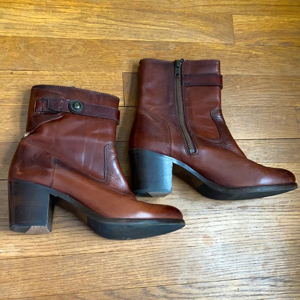 8.5 Red-Brown Frye Boots